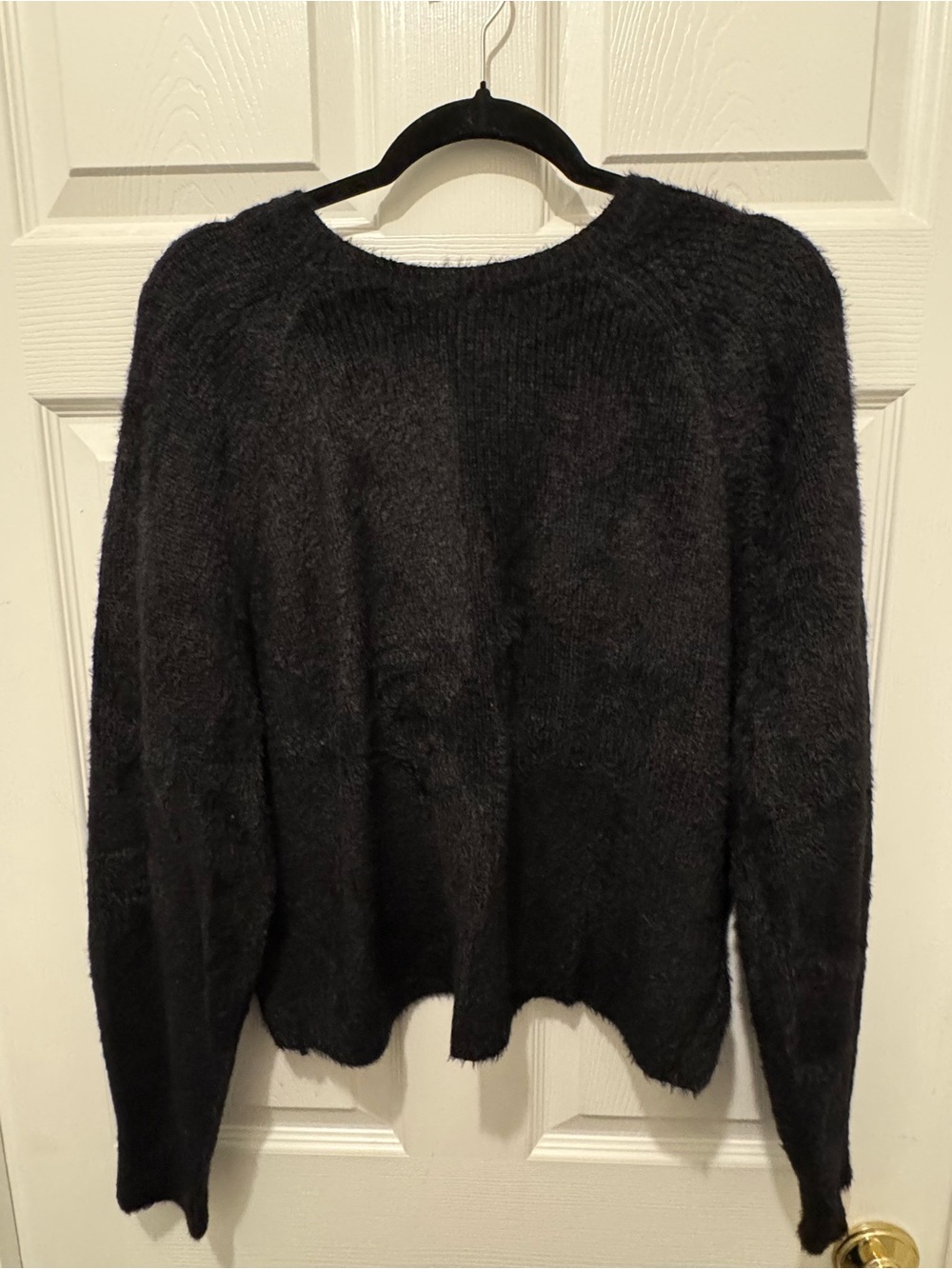 Hollister Women's Black Fuzzy Crewneck Sweater - sz L